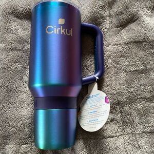 Cirkul Iridescent Travel Tumbler with Handle
(984)